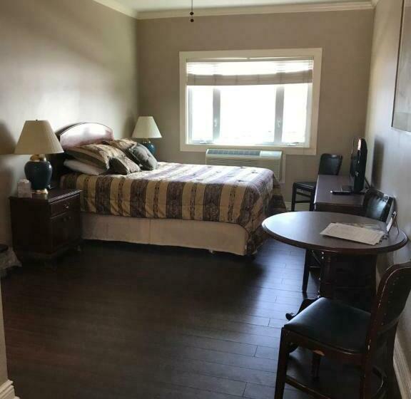 Номер Стандарт Вид на Озеро, Beachcomber Inn