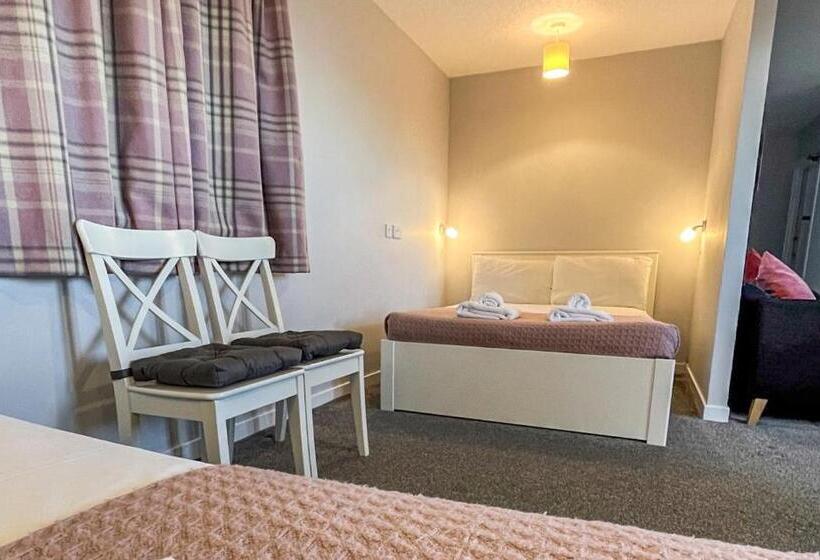 Family Suite, Broadford House Skye