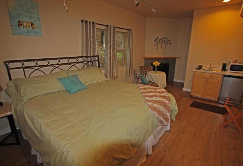 Номер Superior Кровать Кинг, The Inn At Shasta Lake