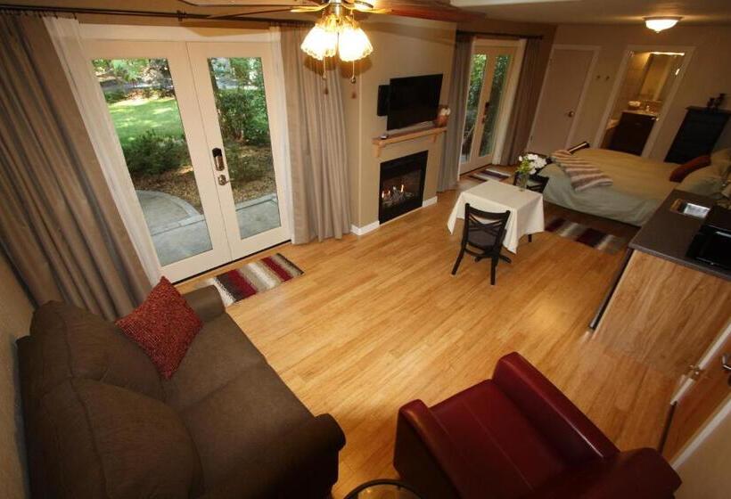 Люкс Deluxe Кровать Кинг, The Inn At Shasta Lake