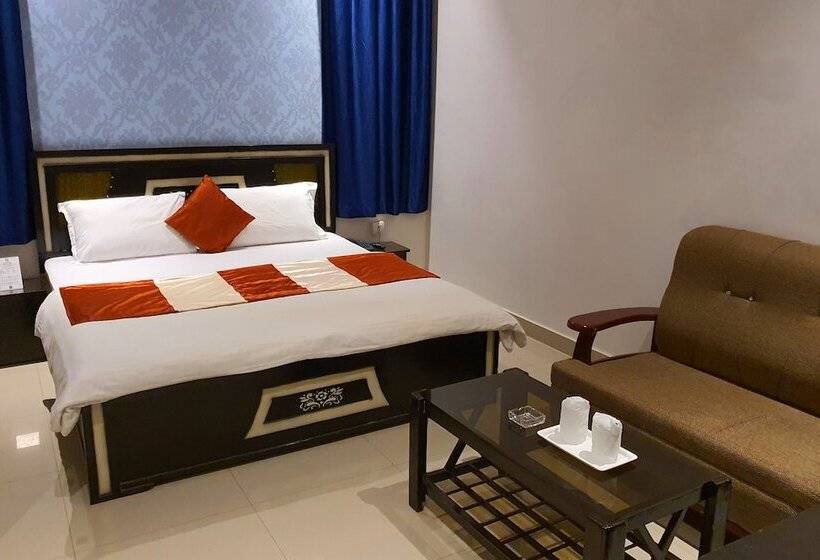 Номер Deluxe, Pinaki Inn