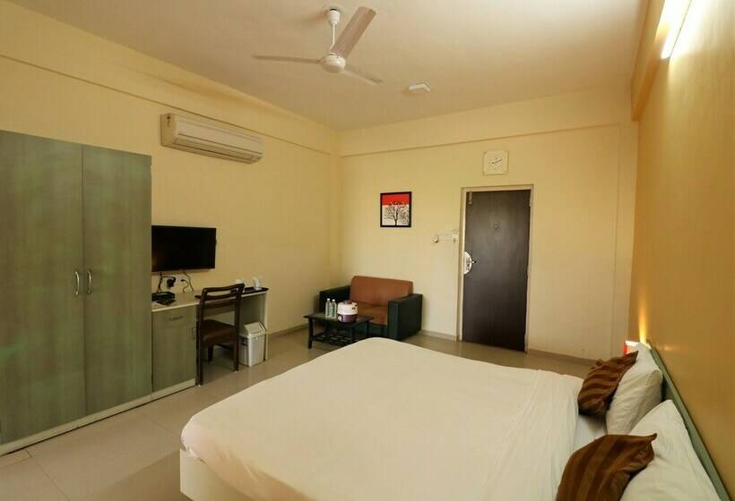 标准间带双人床, Goverdhan Greens Resort Dwarka L Hotels In Dwarka