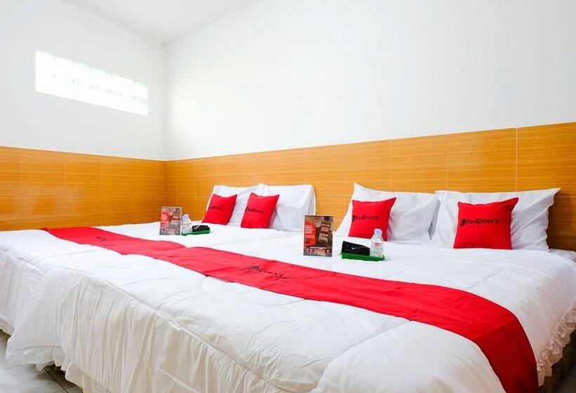 Номер Стандарт, Reddoorz Near Stab Syailendra Kopeng