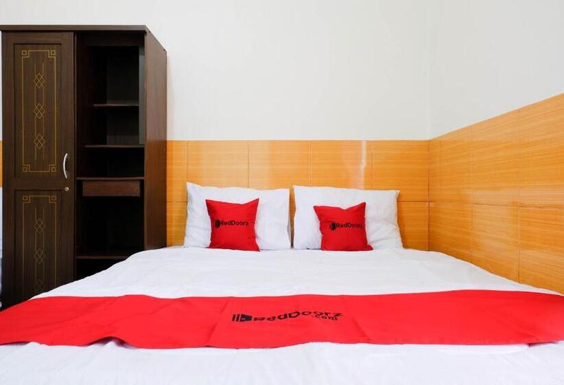 Семейный Номер, Reddoorz Near Stab Syailendra Kopeng