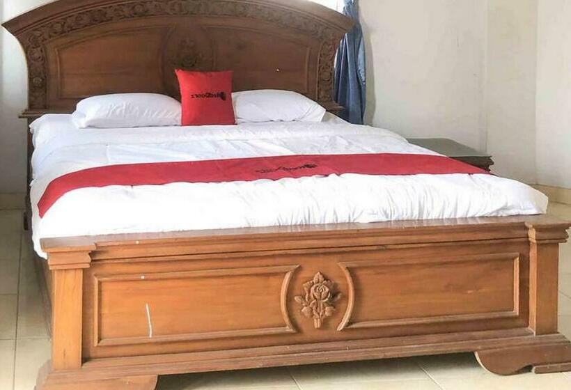 Номер Deluxe, Reddoorz @ Batubulan Gianyar