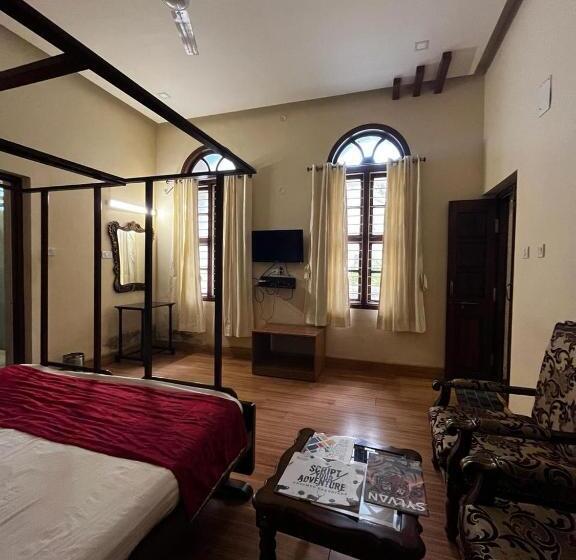 豪华房间, Kstdc Hotel Mayura Pine Top Nandi Hills