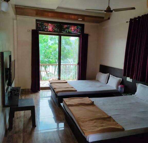 豪华湖景房, Nandanvan Tent & Resort Tapola