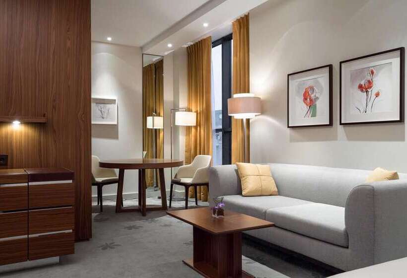 이그제큐티브 룸 킹사이즈 침대, Hilton Vienna Waterfront
