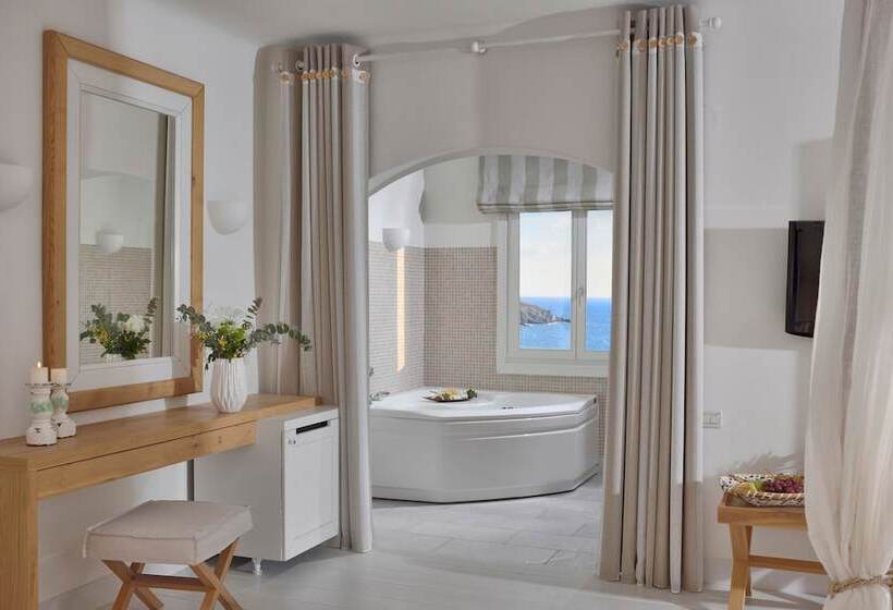 سوییت جونیور با چشم‌انداز دریا, Saint John Hotel Villas & Spa