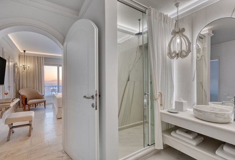 سوییت خانوادگی, Saint John Hotel Villas & Spa