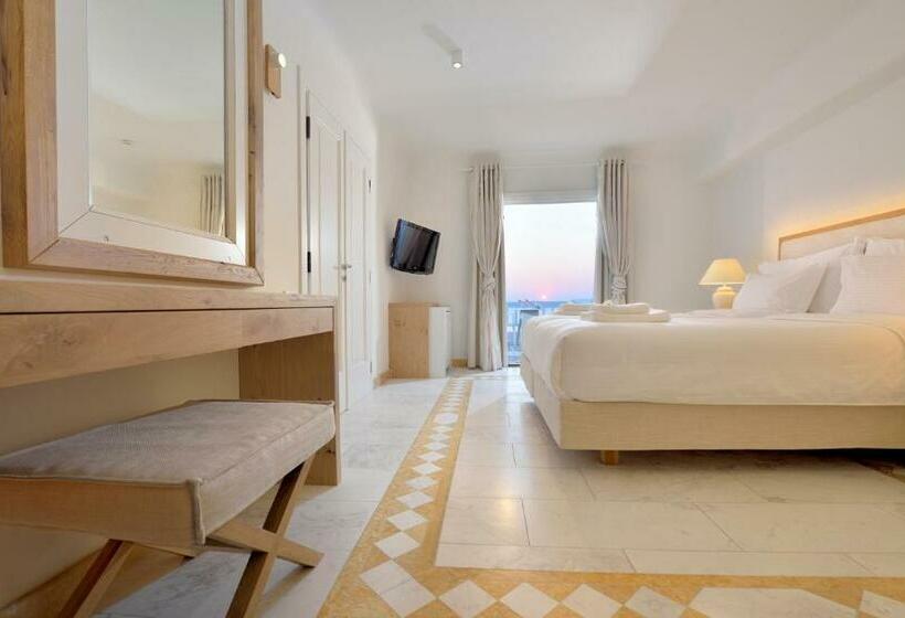 سوییت خانوادگی, Saint John Hotel Villas & Spa