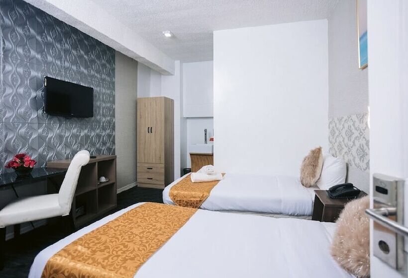 디럭스 룸, Reddoorz Premium At The Grand Peninsula Suites