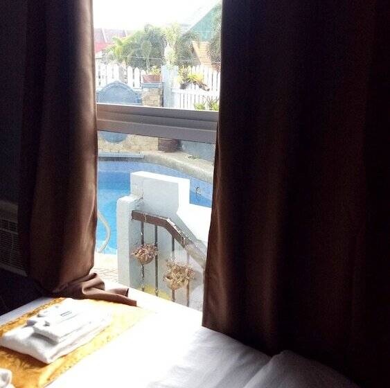 이코노미 룸 더블 침대, Reddoorz Premium At The Grand Peninsula Suites