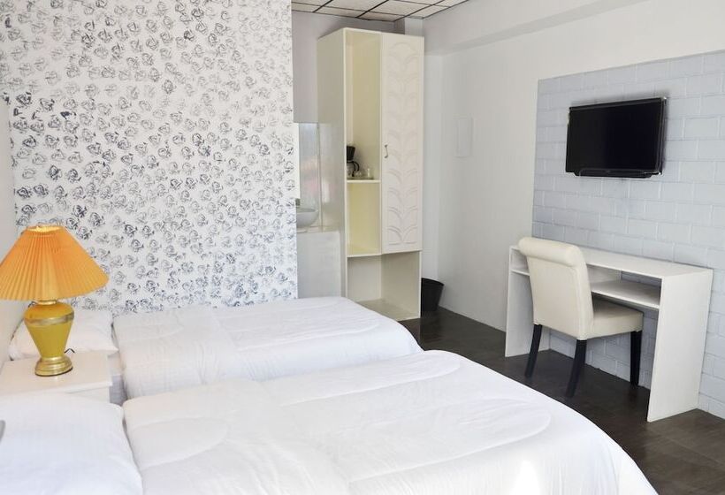 디럭스 룸, Reddoorz Premium At The Grand Peninsula Suites