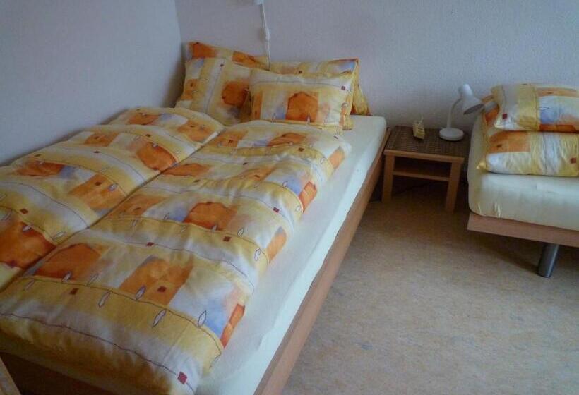 Апартаменты 1 Спальня Нижний Этаж, Esthers Guesthouse