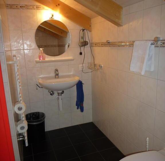 Семейный Номер, Esthers Guesthouse
