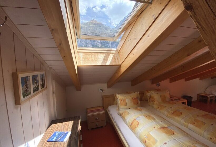 Семейный Номер, Esthers Guesthouse
