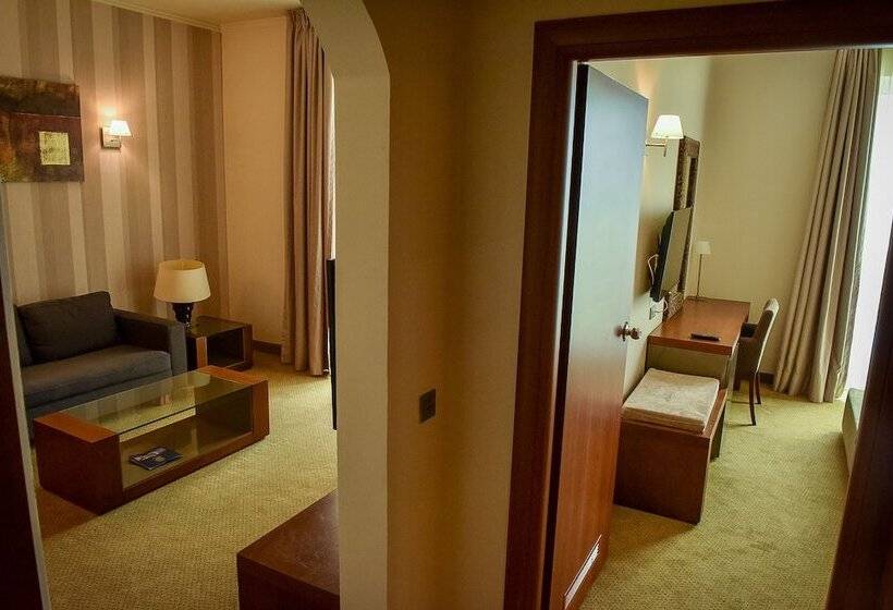 سوییت, Iaki Conference & Spa