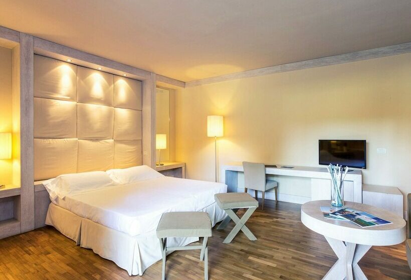 Трехместный Номер Deluxe, Th Tirrenia   Green Park Resort