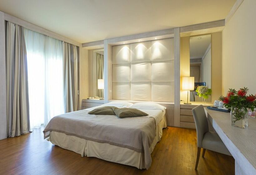 Номер Deluxe, Th Tirrenia   Green Park Resort