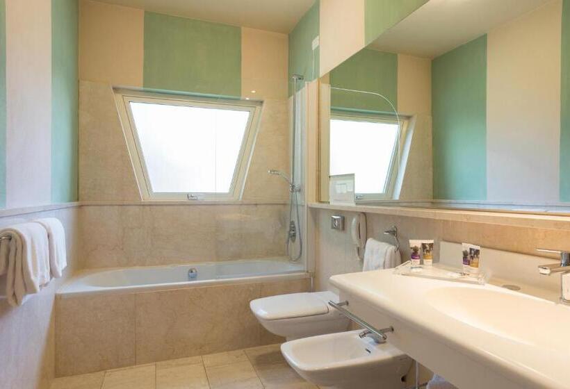 Трехместный Номер Deluxe, Th Tirrenia   Green Park Resort
