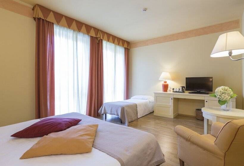 Трехместный Номер Superior, Th Tirrenia   Green Park Resort