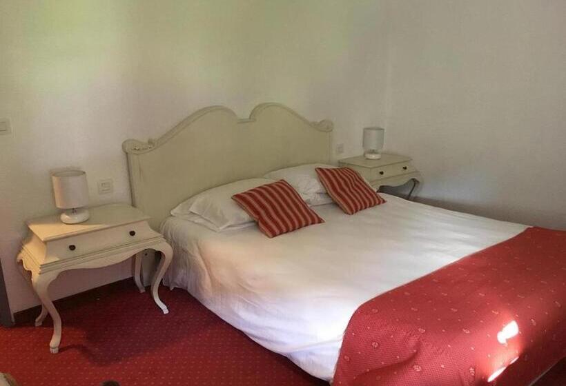 Четырехместный Номер Стандарт, L'auberge Catalane
