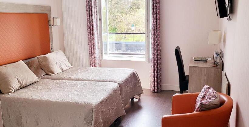 Четырехместный Номер Стандарт, Logis Hôtel De France