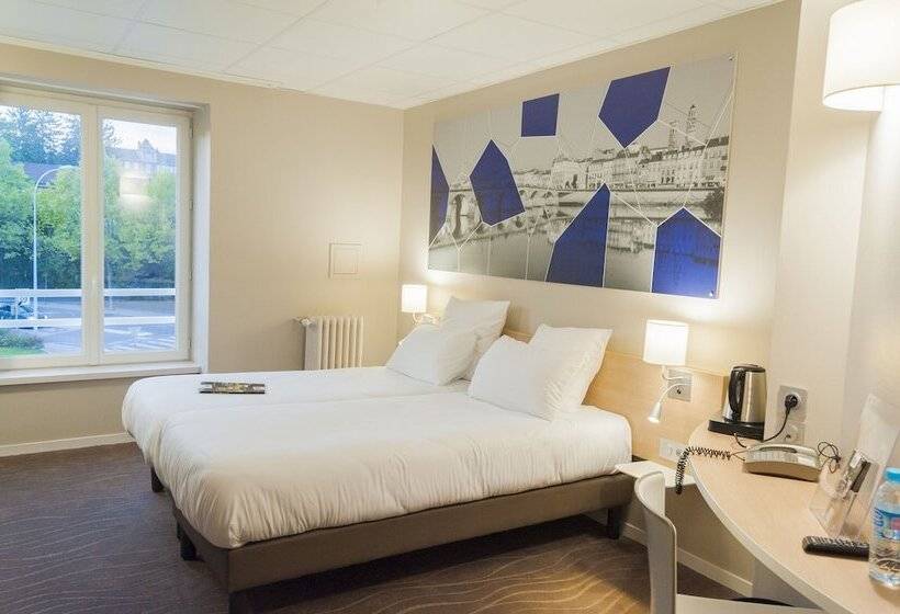 Номер Премиум, Brit Hotel Mâcon Centre Gare