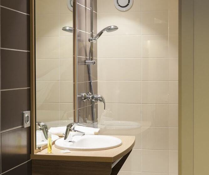 Номер Премиум, Brit Hotel Mâcon Centre Gare