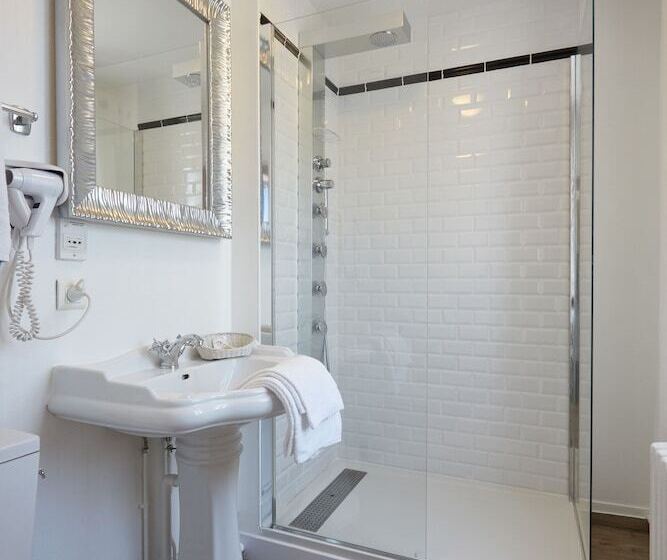 Номер Стандарт, The Originals Boutique, Hôtel La Colonne De Bronze, Saintvalérysursomme
