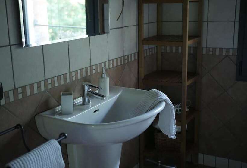 اتاق استاندارد با چشم‌انداز باغ, Quattrocolli B&b