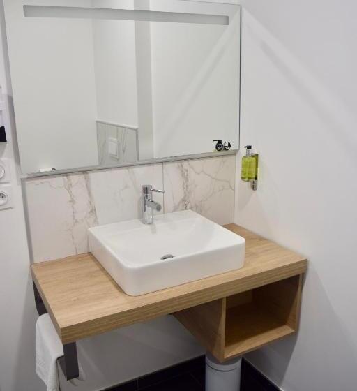 Апартаменты 1 Спальня с Балконом, Et Appartements Les Platanes