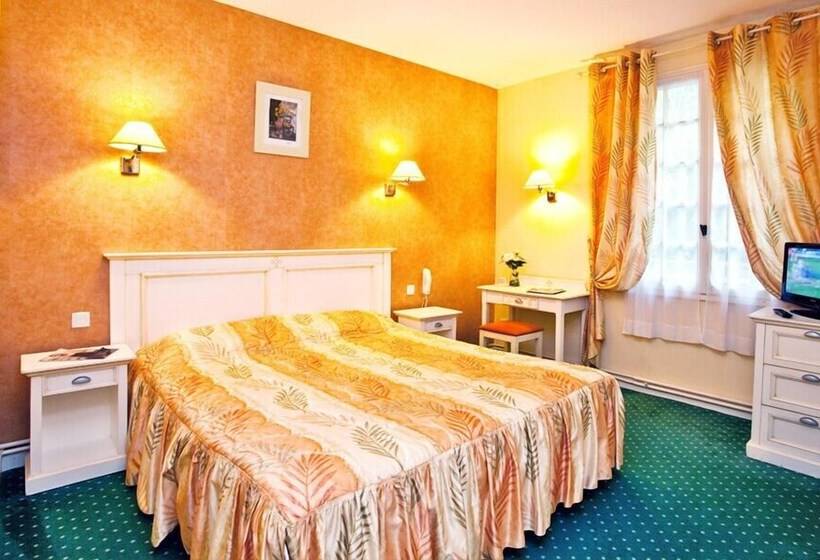 Четырехместный Номер Стандарт, Hôtel Restaurant Plaisance Piscine Couverte Et Chauffée  Proche Sarlat