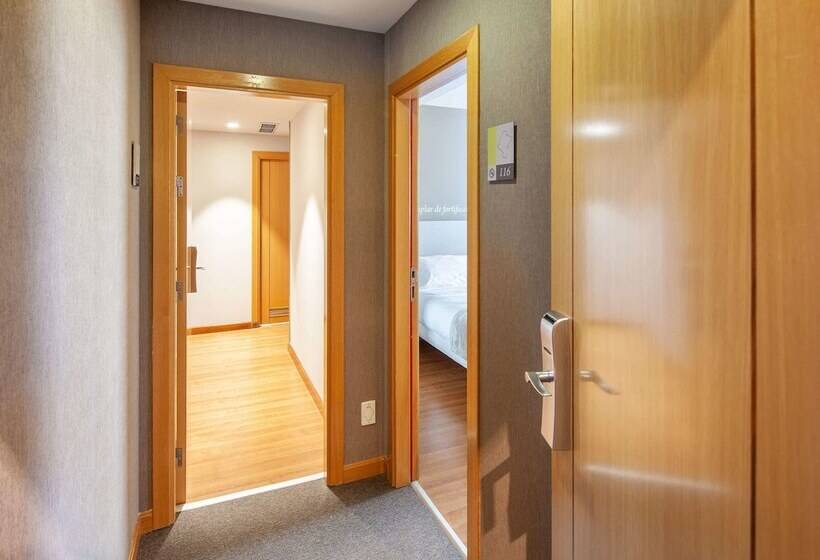 Номер Стандарт, Ibis Styles Pamplona Noain