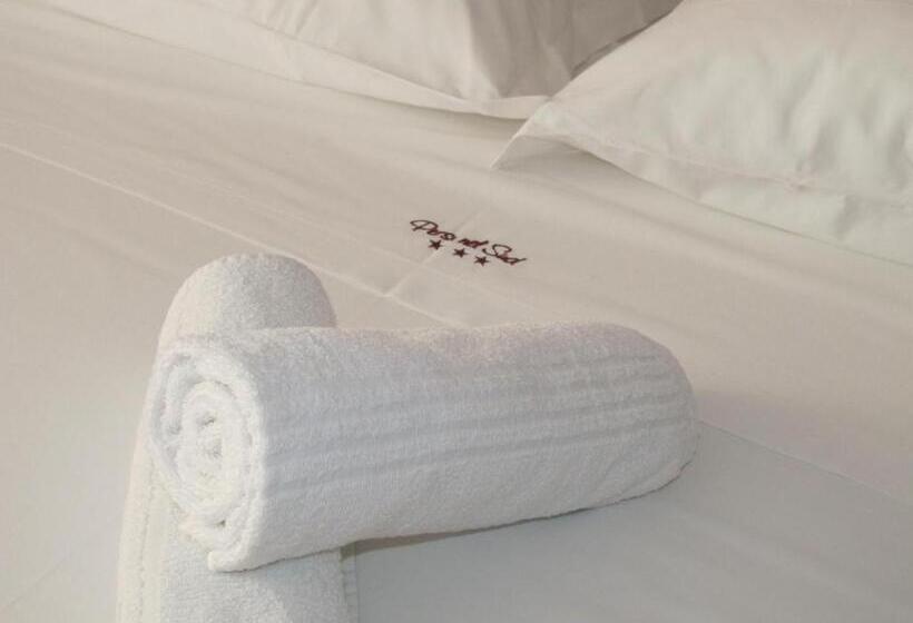 חדר סטנדרט לשלושה עם מרפסת, B&b Persi Nel Sud