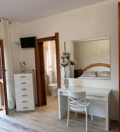 اتاق راحتی سه تخته, B&b Il Cavaliere