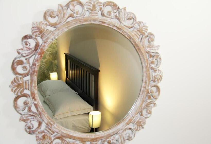 اتاق استاندارد با سرویس بهداشتی مشترک, Urban Pop Hostel & Bnb