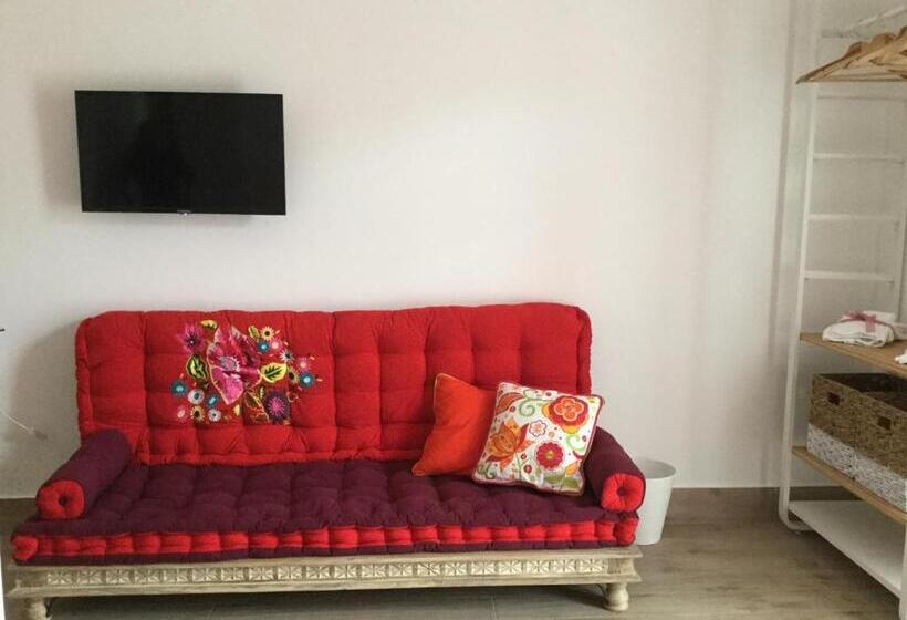 Standard Triple Room with Terrace, Maison Marianna B&b   Etna