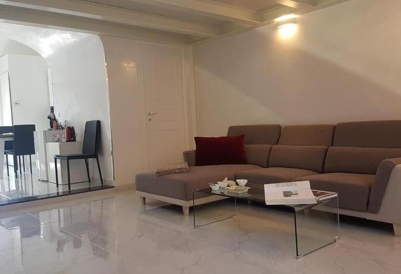 سوییت, Scuto Home