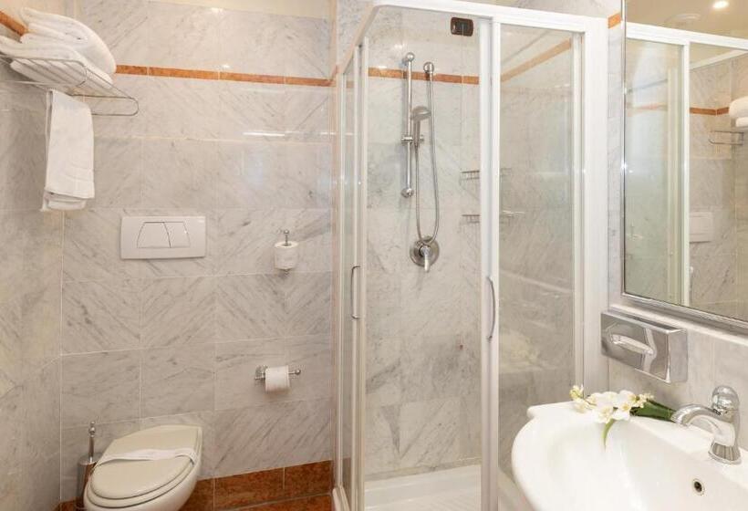 اتاق استاندارد با بالکن, Adler Cavalieri Hotel Private Spa & Gym