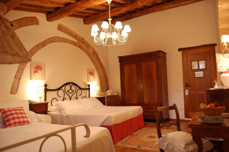 ベーシックルーム, Belvedere Di San Leonino