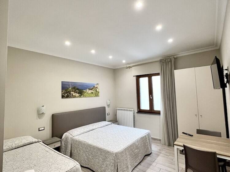 Трехместный Номер Комфорт, Relais Milo