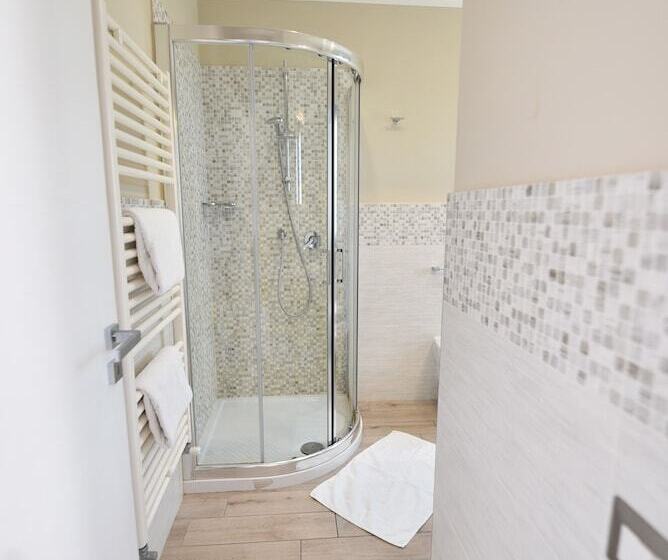 Номер Superior, Relais Milo