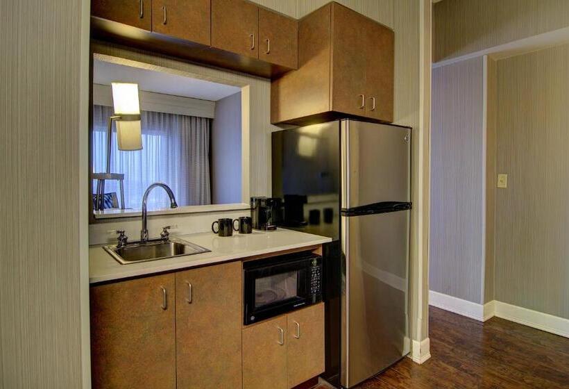 Люкс Кровать Кинг, Courtyard By Marriott Tysons Mclean