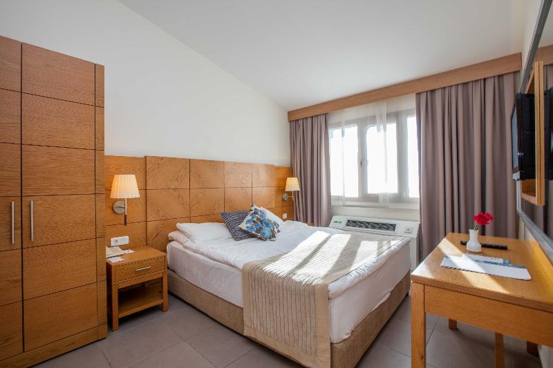 Номер Клуб, Pine Bay Holiday Resort