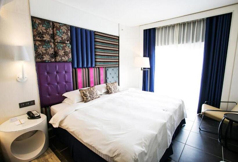 اتاق استاندارد با چشم‌انداز دریا, Chateau Beach Resort Kenting