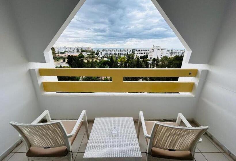 Habitación Familiar Vista Jardín, Marhaba Royal Salem
