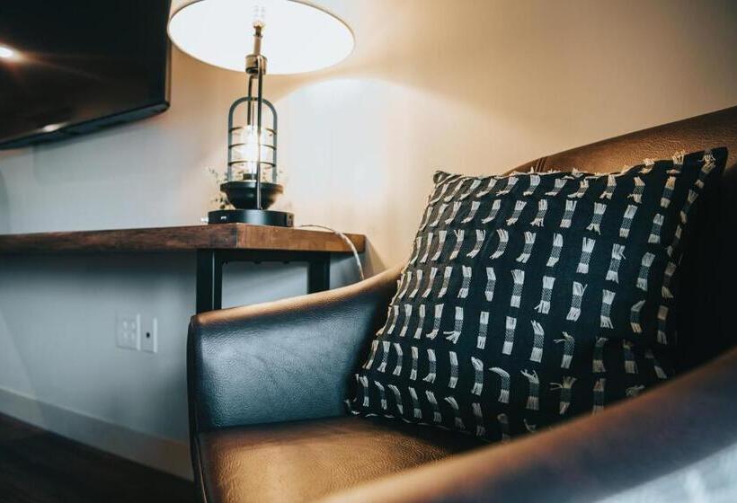 Номер Deluxe Кровать Кинг, Voco Saranac Lake Ny Waterfront, An Ihg