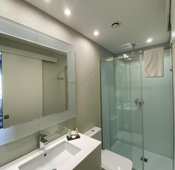 اتاق لوکس با چشم‌انداز دریا, Golden Beach Guest House & Rooftop Bar